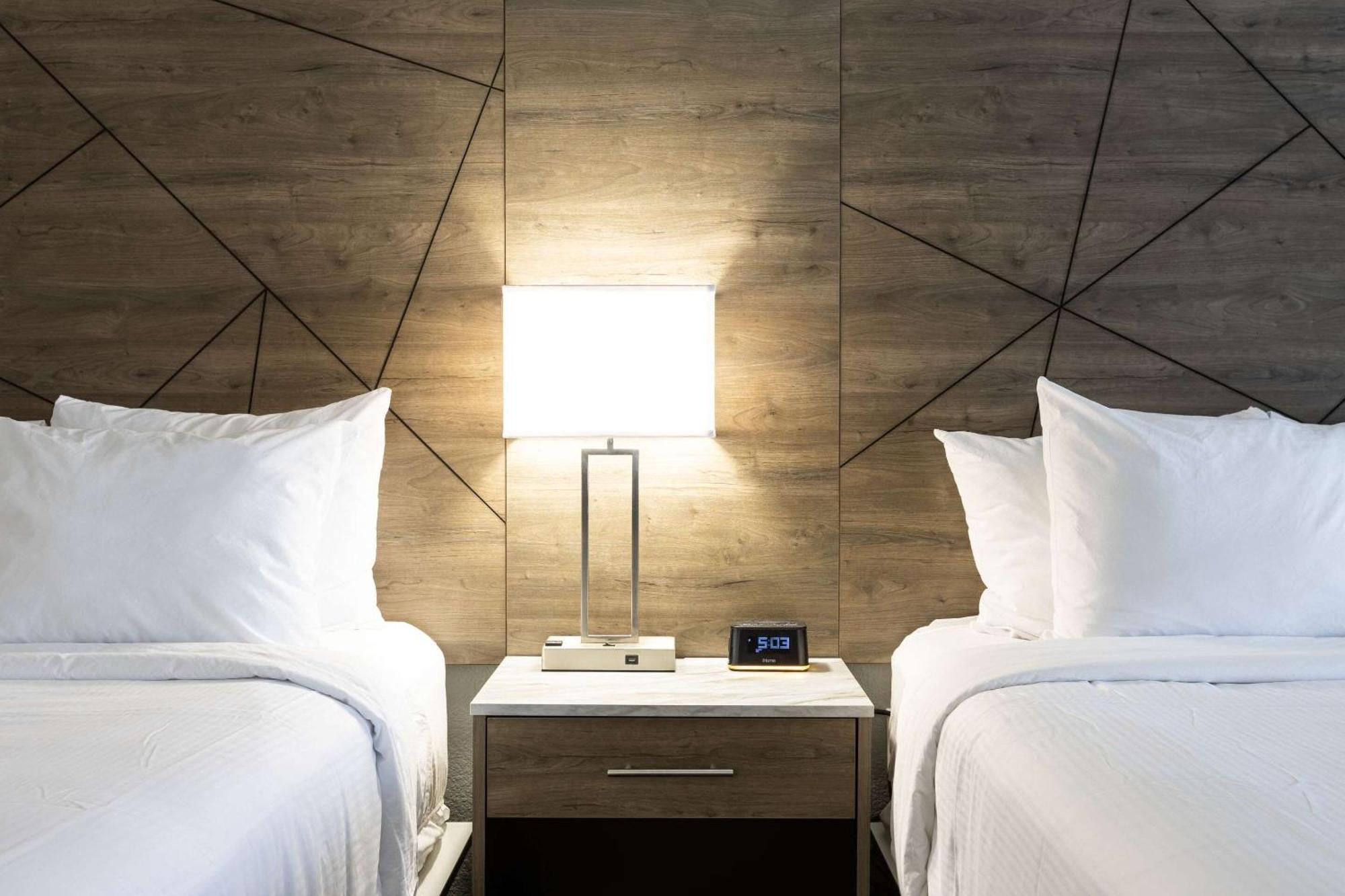 Hotel Rodeway & Near Outlet Mall - Asheville