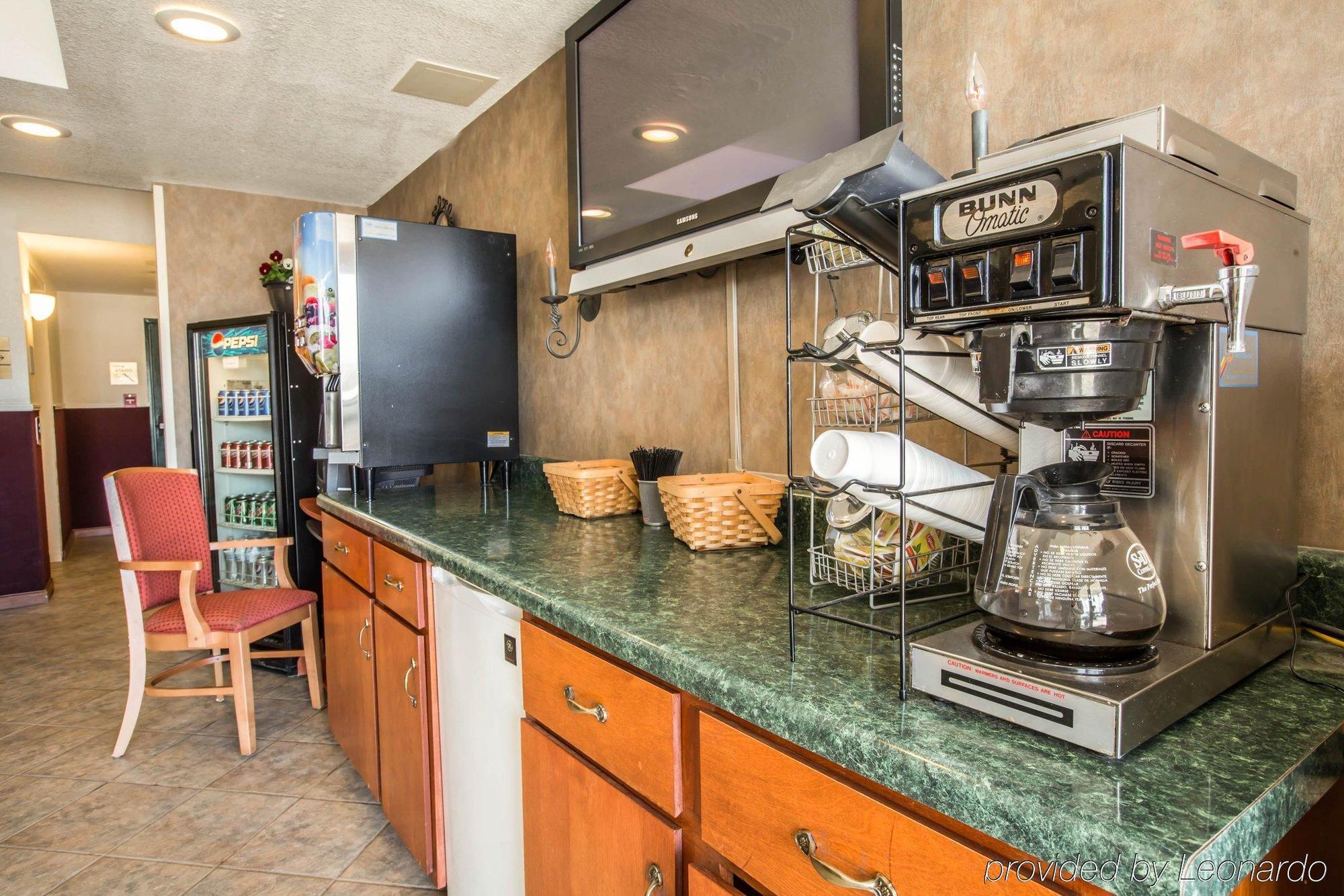 Rodeway & Near Outlet Mall - Hotel Asheville