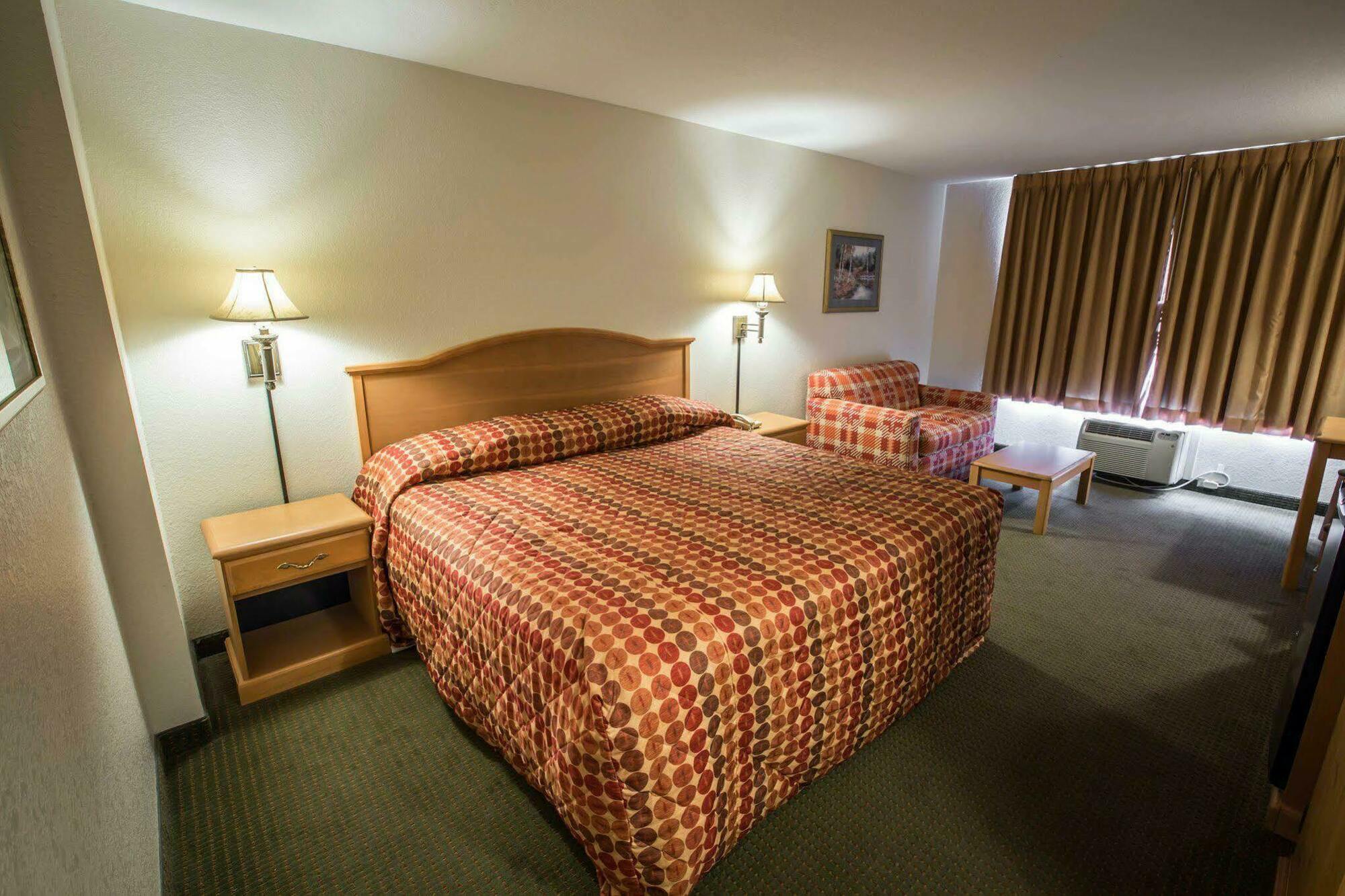 Rodeway & Near Outlet Mall -